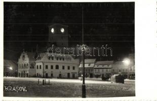 Brassó, Kronstadt, Brasov; Öreg templom télen, Wilh. Hiemesch, Viktor Butyna üzletei, gyógyszertár / church, shops, pharmacy, winter street view. photo