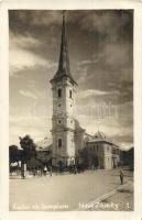 1928 Érsekújvár, Nové Zamky; Római katolikus templom, utcakép / street view, church. photo (EK)
