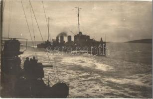 Osztrák-Magyar torpedóromboló (Zerstörer) / K.u.K. Kriegsmarine, Austro-Hungarian Navy destroyer, mariners. photo