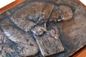 Takács Erzsébet (1928-1999): Író. Bronz plakett, jelzett, fára ragasztva, 22×15 cm
