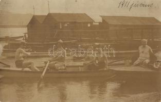 1911 Kovácspatak, Kovacov; dunai evezősök indulnak a Helemba-szigetre, hajómalom / rowers, boat mill. photo (EK)