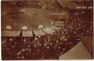 Budapest XIV. Erzsébet királyné úti lóverseny és galopp-pálya, totalizatőr kasszák. photo (EK)