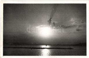 1943 Balatonlelle, látkép naplementében. Somogyi Lajos photo (EK)