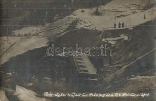 1908 Ardning, Eisenbahn Unfall / railway accident, train wreckage. photo (kis szakadás / small tear)