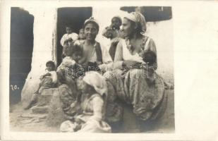 Cigányputri, szoptató cigány hölgyek / Zigeuner Hütte / Gypsy hovel, gypsy women nursing babies. photo