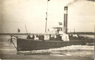 SS Fritz folyami vontató gőzhajó / Hungarian river tugboat. photo (EK)