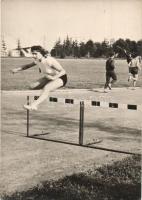 2 db sport motívumlap: síelő a Mátrában, Gátfutó nő / 2 sport motive cards: ski, hurdler