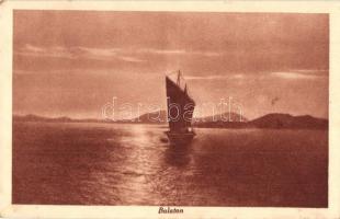 Balaton - 28 db régi és modern városképes lap, Balaton és környéke / 28 pre-1945 and modern town-vie...