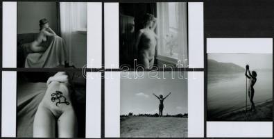 cca 1977 Örömös fényképek, 13 db szolidan erotikus vintage negatívról készült mai nagyítás, 10x15 cm...