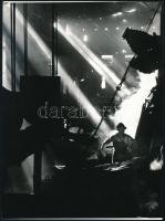 cca 1970 Zsigri Oszkár (1933-?) hagyatékából 2 db vintage fotóművészeti alkotás, az egyik feliratozo...