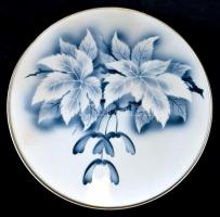 Levél mintás talpas süteményestál, levonóképes fajansz résszel, fém talppal, jelzés nélkül, m: 14 cm...