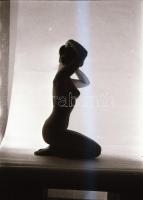 cca 1971 Mozdulatok, formák ellenfényben, 34 db szabadon felhasználható, vintage negatív, 24x36 mm