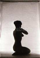 cca 1971 Mozdulatok, formák ellenfényben, 34 db szabadon felhasználható, vintage negatív, 24x36 mm