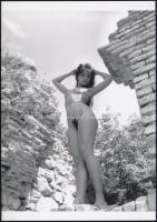 cca 1978 Kezeket fel!, szolidan erotikus felvételek, 3 db vintage negatívról készült mai nagyítás, 2...