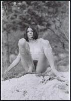 cca 1973 Privát huncutságok, szolidan erotikus felvételek, 3 db vintage negatívról készült mai nagyí...