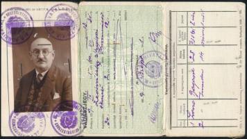 1939 Fényképes vadászjegy és vadászfegyverigazolvány, Ledniczky András kunszentmártoni telekkönyvvez...