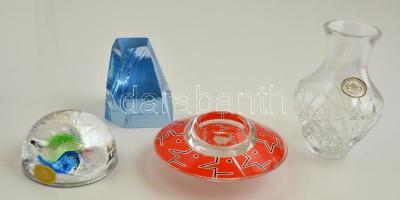 Retró üveg tárgyak: váza, tálka, gyertyatartó, üvegnehezék, három jelzett, hibátlanok, összesen: 4 db, m:3-12 cm