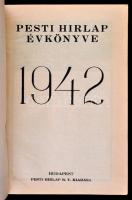 1942 Pesti Hírlap évkönyve. Az uj világháború története. Bp., Pesti Hírlap. Kiadói papírkötés. Jó ál...