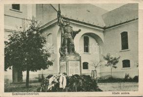 Szalkszentmárton katonai emlékművel