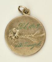 Ezüst(Ag) Szűz Mária medál, hátoldalán gravírozással, jelzés nélkül, d: 2 cm, nettó: 4,1 g