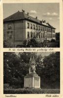 Szentlőrinc katonai emlékművel