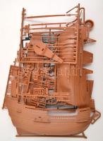 Régi hajómodellépítő szett, tökéletlen állapotban, eredeti dobozával