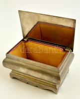 Fém doboz tetején gravírozott tehervagon képével, 10×15 cm, m:8 cm