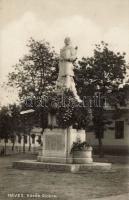 Heves katonai emlékmű