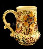 cca 1890 Fischer Ignác korsó, kézzel festett, aranyozott porcelánfajansz, arany festés több helyen l...