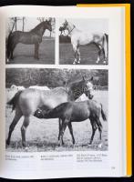 Dr. Hecker Walter: A bábolnai arab ménes. Fordította: Hecker András. (Bp.,) 1996, Agroinform. Kiadói...