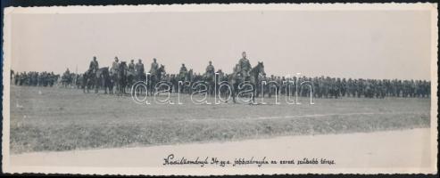 cca 1938 A hadi állományú 34. gyalogezred jobbszárnyán az ezred szűkebb törzse, 2 db fotó, egyik fel...