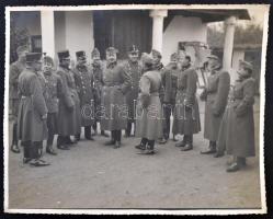 cca 1938-1940 Felvidék, Szigethy Béla huszár százados tiszttársaival, 23x29 cm