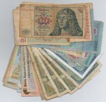 30db-os vegyes külföldi bankjegy tétel, közte Jugoszlávia, NSZK, Románia, Szovjetunió T:III,III- 30pcs of various banknotes, including Yugoslavia, FRG,  Romania, Soviet Union C:F,VG