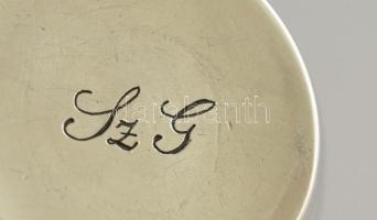 Ezüst(Ag) kis vázácska, kis sérüléssel, jelzett, m: 7,3 cm, nettó: 62,7 g