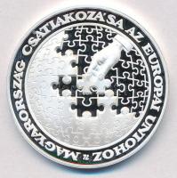 2003. "Magyarország csatlakozása az Európai Unióhoz" Ag emlékérem tanúsítvánnyal, dísztokban (31,29g/0.999/42,5mm) T:PP