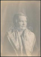 Kosáry Emmi (1889-1964) színésznőt ábrázoló fotók, 18x13 cm