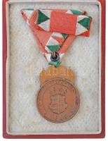 1948. "48-as Díszérem" zománcozott Br kitüntetés mellszalaggal, szalagsávval, nem saját to...