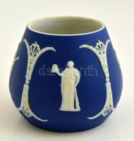 Wedgewood porcelán mini váza, jelzés nélkül, alján kis csorbával, m: 8, d: 9 cm