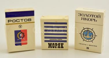 3 csomag hajómotívumos orosz ill. moldáv cigaretta (Rostov, Zolotoy Yakor, Moryak), bontatlan csomagolásban, az egyik fólia nélkül