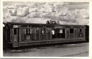 Szent Jobb aranyvonata / Holy Right`s wagon