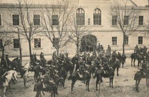 Aranyosmarót, Zlaté Moravce; Megyeháza lovas katonákkal. Steiner Samu kiadása / county hall with cavalrymen (b)