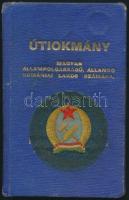 1950 Kolozsvár (Cluj), Fényképes úti okmány (útlevél) magyar állampolgárságú, állandó romániai lakos számára, mely egyszeri külön engedély nélküli magyarországi beutazást tesz lehetővé, 331. számú példány, kötésen utólag ráragasztott Rákosi-címerrel, RITKA!