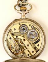 Ezüst (Ag.) Remontoir zsebóra lánccal, jelzett, működik, bruttó 81,8 g