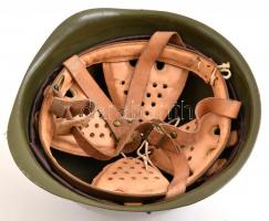 Magyar katonai rohamsisak, fém, jó állapotban, 27x25,5x16 cm