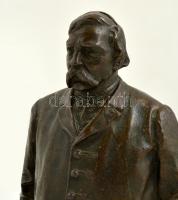 Damkó József (1872-1955): Deák Ferenc, egészalakos öntöttvas szobor, jelzett, m: 24 cm