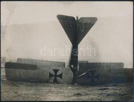cca 1916 Lezuhant német vadészgép, fotó, 9x12 cm / Military photo from the world war I., crashed German plane