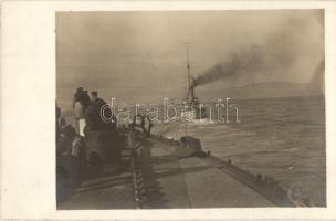 Sérült hajó vontatása hátsó kísérettel / WWI K.u.K. Kriegsmarine, towing a damaged torpedo boat. photo