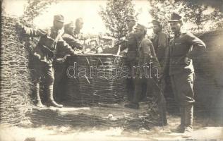 1917 Orosz harctér, gépfegyver állás az első vonalban / WWI K.u.K. military at the Russian front, machine gun position. photo