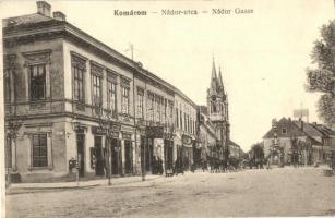 Komárom, Komárno; Nádor utca, Polgár Lajos üzlete / Gasse / street view and shops (EK)