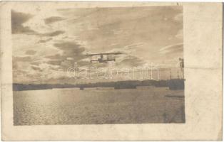 1918 Pola, K.u.K. haditengerészet hidroplánja a kikötőben / K.u.K. Kriegsmarine / Austro-Hungarian Navy seaplane at the port + K.u.K. Seeflugstation Marinefeldpost, photo (EK)